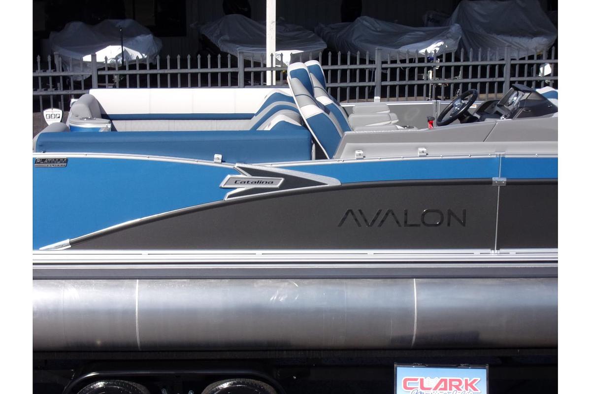 2025 Avalon Catalina 23' Quad Lounger triple log with Suzuki 250