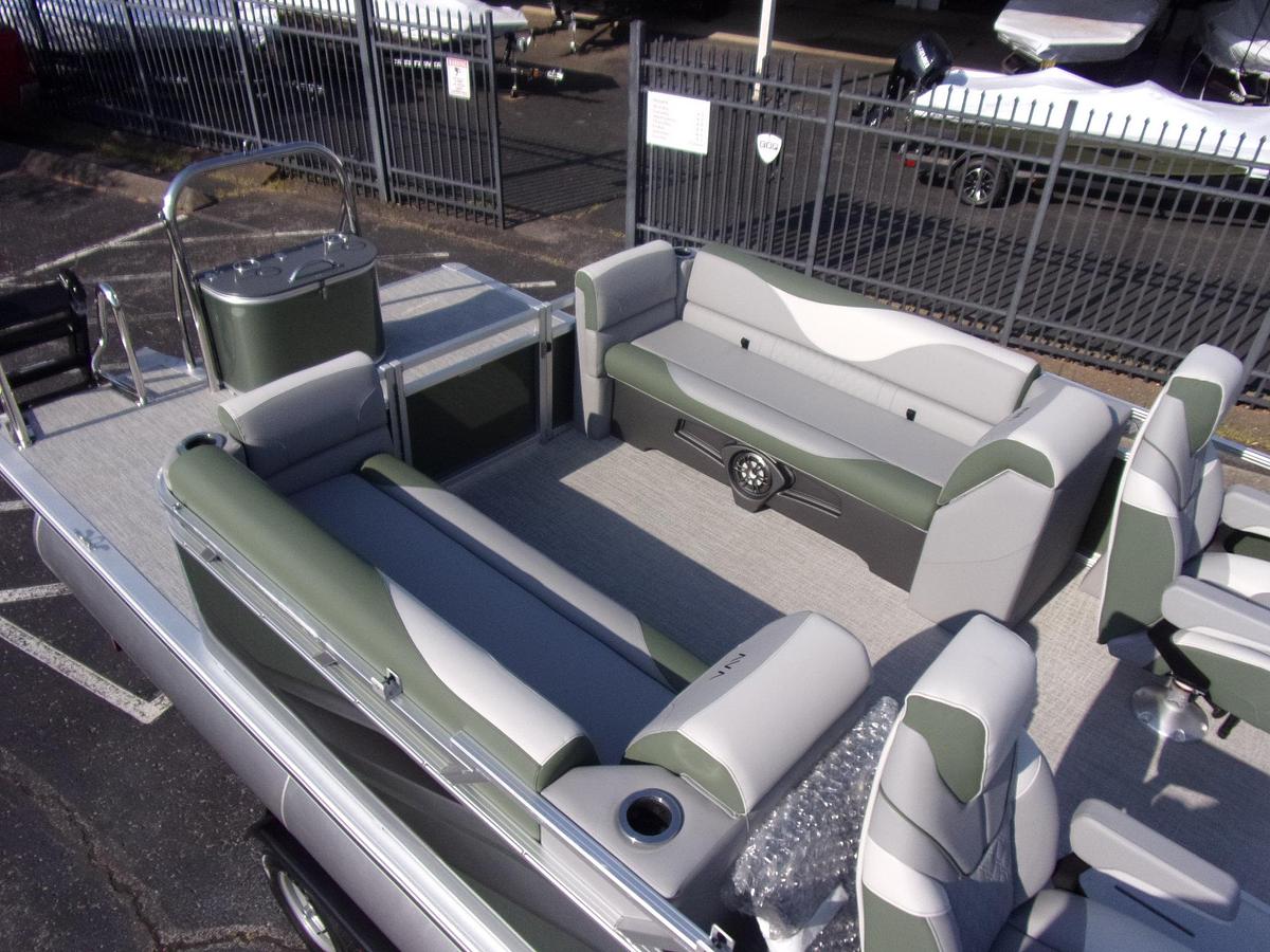 2026 Avalon Venture 85 Quad triple log with trailer