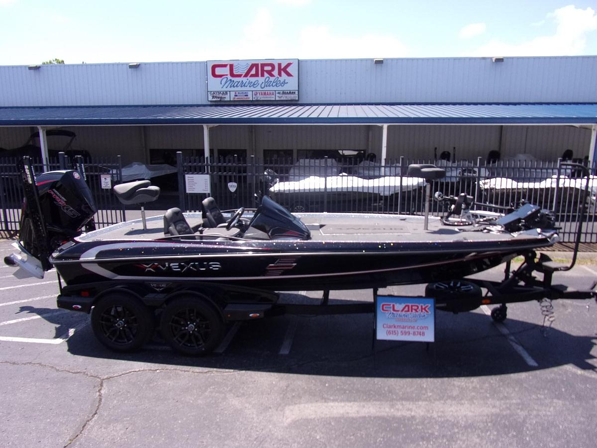DEMO 2025 Vexus VXs20 with Mercury 250 L Pro XS with new warranty