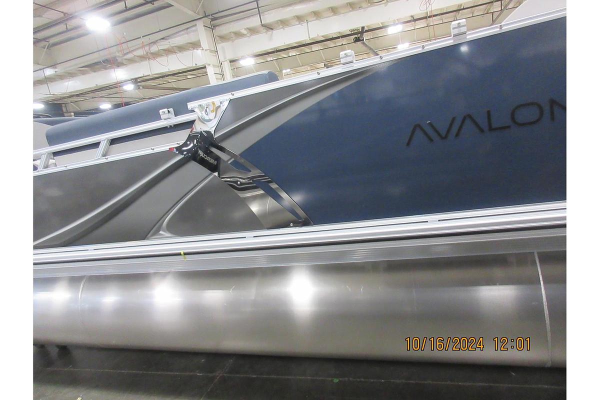 2025 Avalon 25 LSZ Quad Lounger Shift triple log with Mercury 250 Pro XS 4-stroke