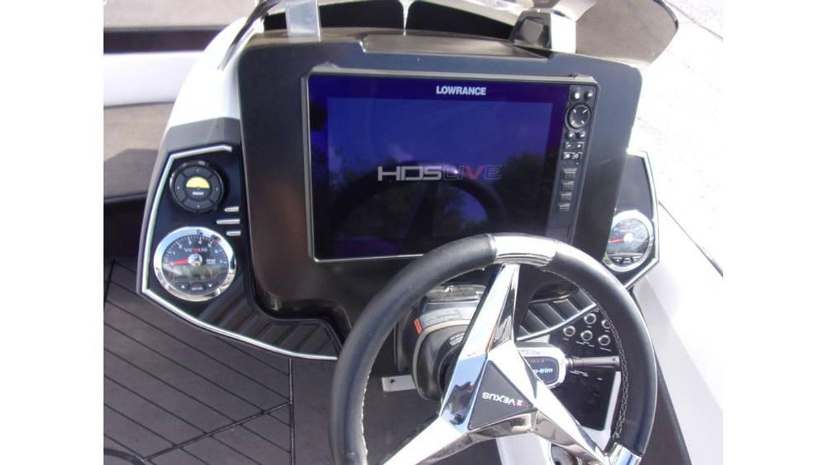 Used 2020 Vexus VX20 with only 30 HOURS!