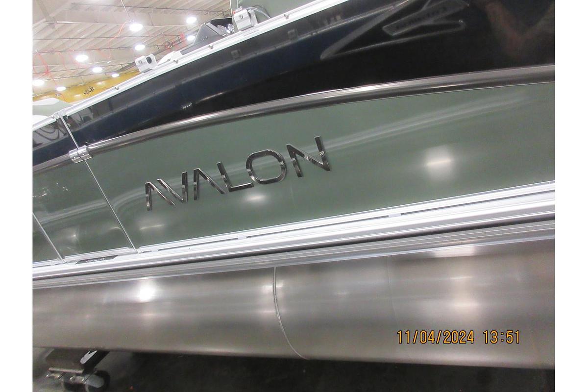 2025 Avalon Catalina 23' Quad Lounger Shift triple log with a Mercury 250 Pro XS