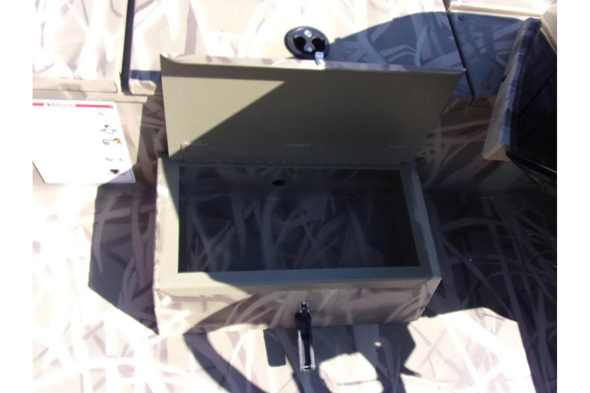 2025 Crestliner XF 189