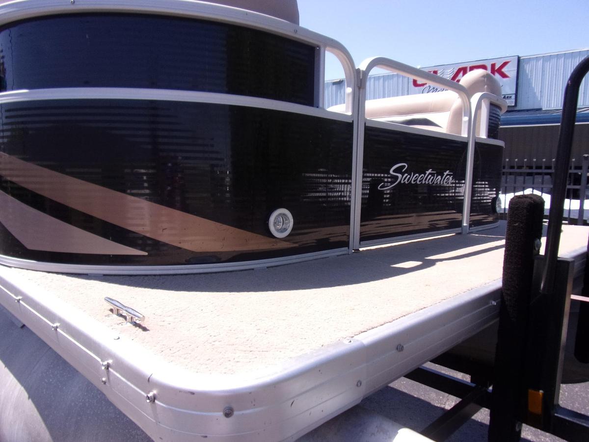 Used 2014 Sweetwater 2086 with Yamaha F90