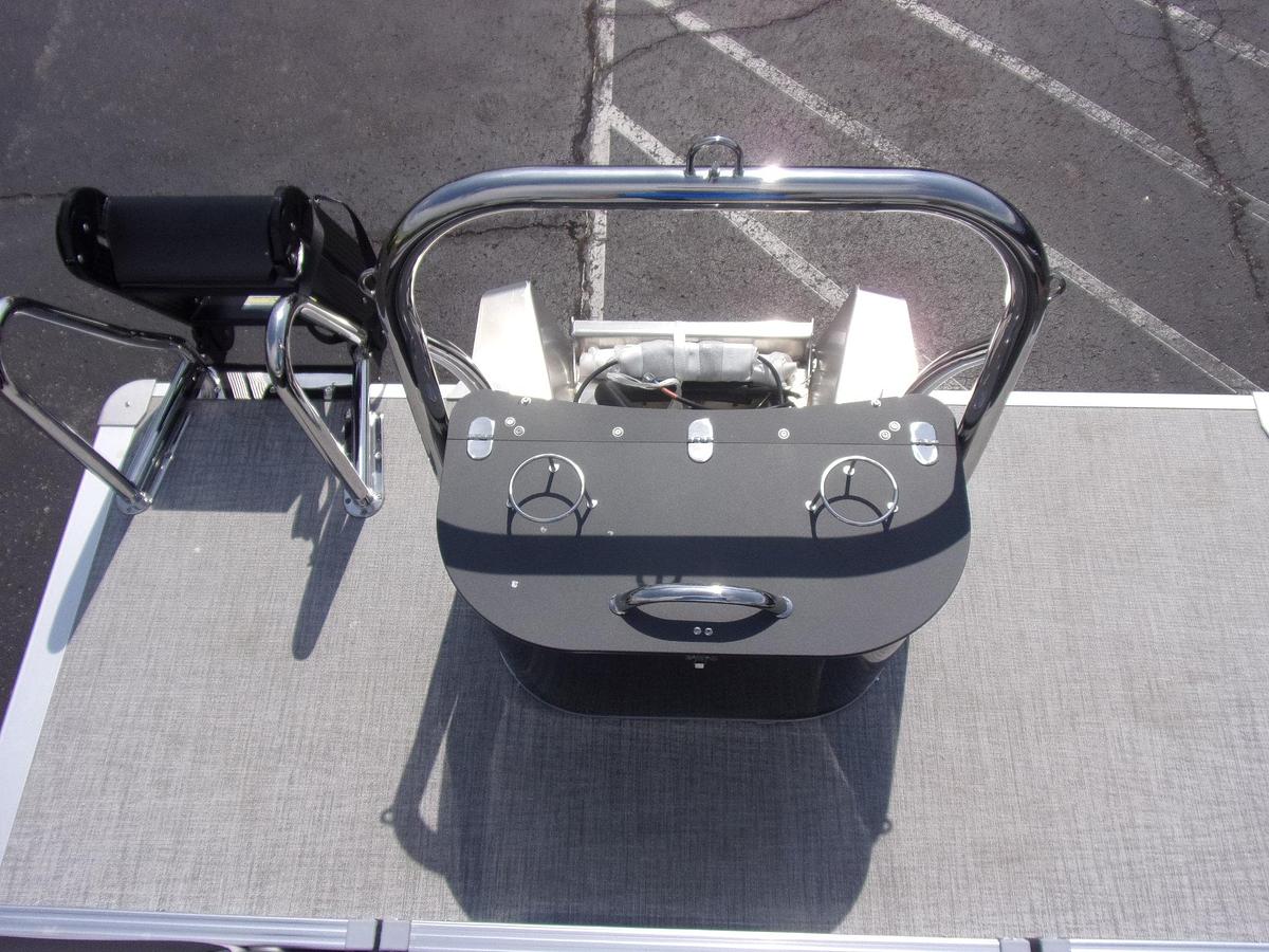 2026 Avalon Venture 85 Quad triple log with trailer