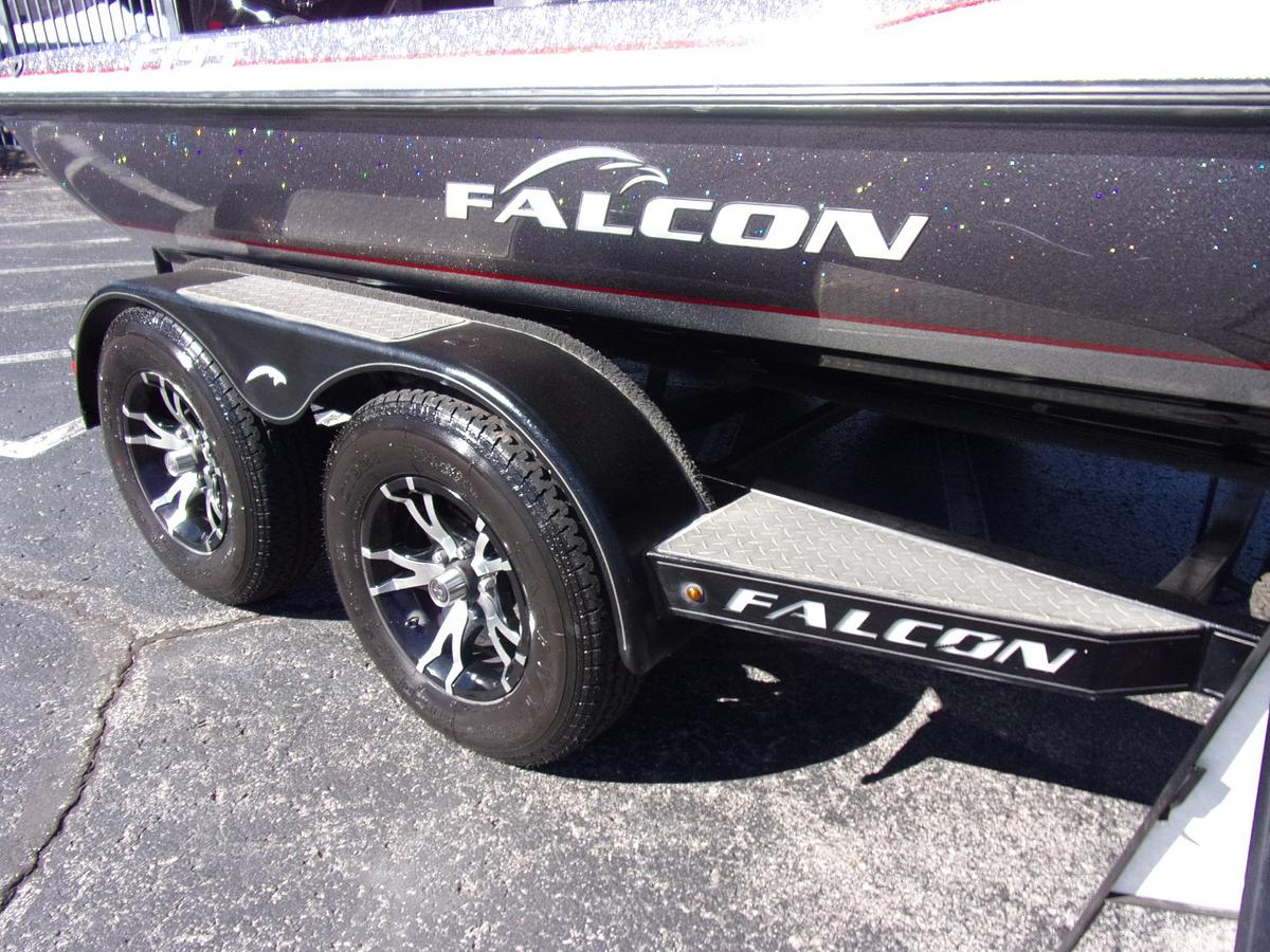Used 2019 Falcon F 195 with 2024 Mercury 200 Pro XS w/27 hours and Platinum warranty until 2030