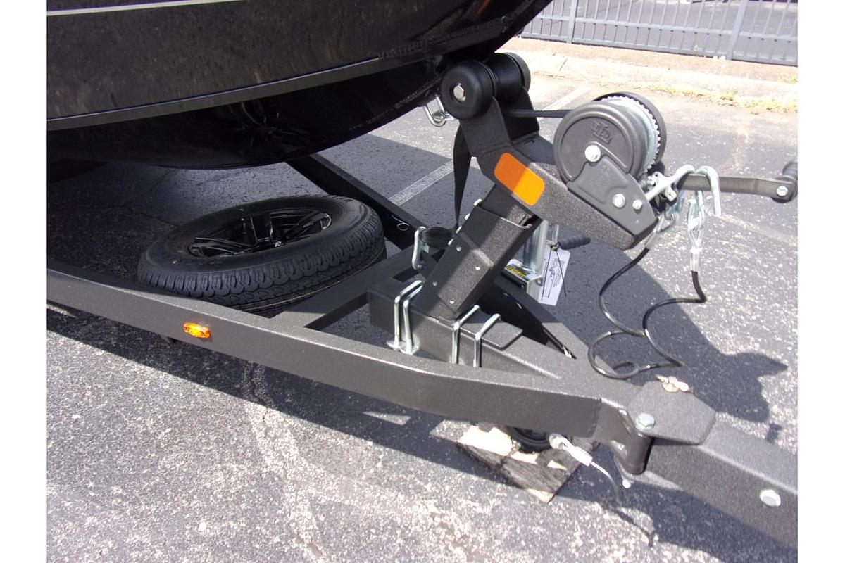 2026 Vexus AVX 2100 Blackout