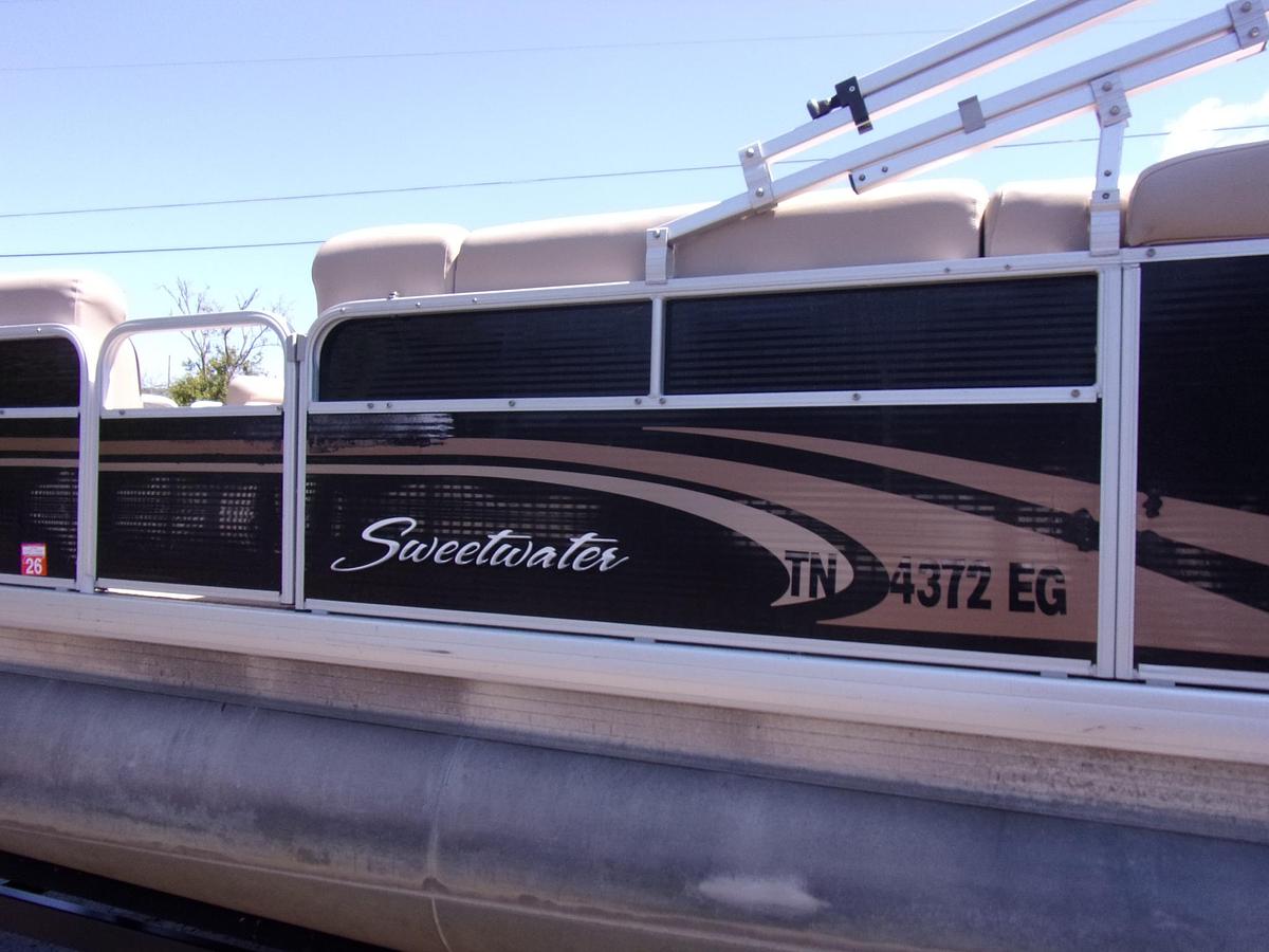 Used 2014 Sweetwater 2086 with Yamaha F90