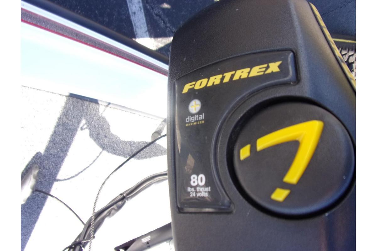 Used 2018 Phoenix Boats 618 Pro - like new with only 20 hours!