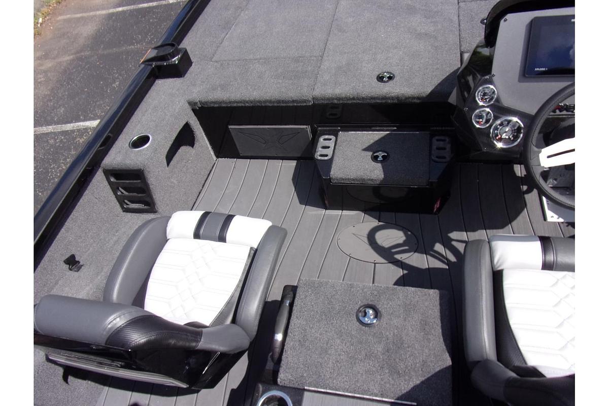 2026 Vexus AVX 2100 Blackout