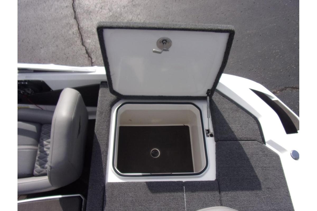 2020 Vexus Vexus VX20 with only 30 HOURS!