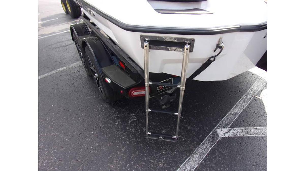 Used 2020 Vexus VX20 with only 30 HOURS!