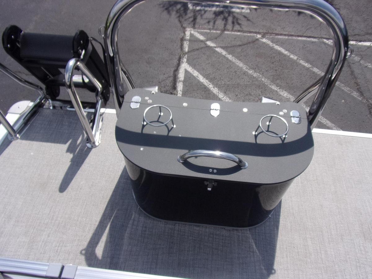 2026 Avalon Venture 85 Quad triple log with trailer