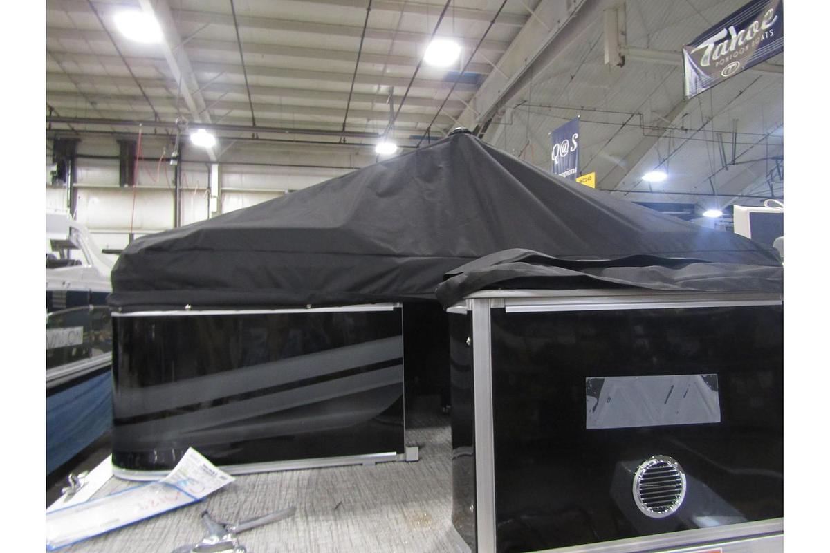 2025 Avalon Venture 85 Quad triple log with trailer