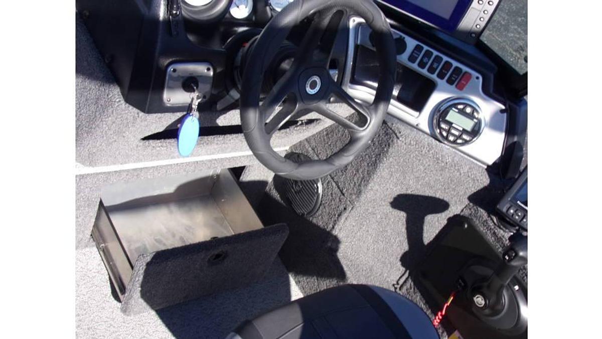 Used 2023 Lund 1875 Impact XS