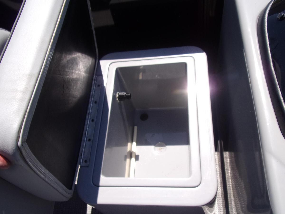 Used 2024 Veranda VF22F4 triple log with Yamaha F 150 LC and trailer