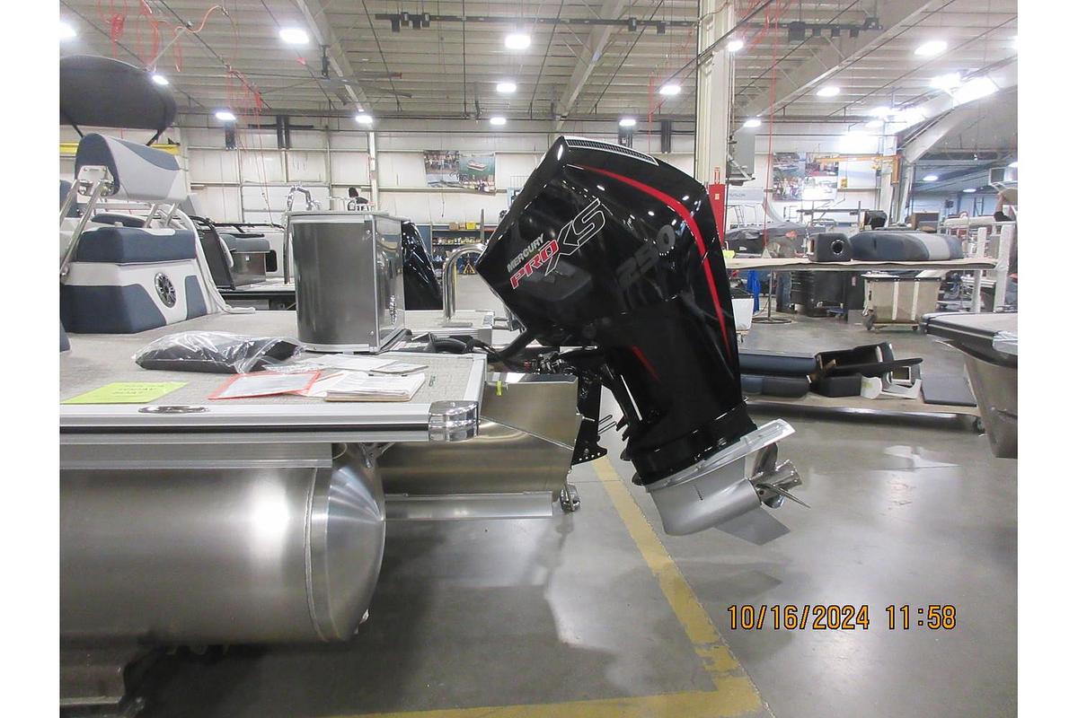 2025 Avalon 25 LSZ Quad Lounger Shift triple log with Mercury 250 Pro XS 4-stroke