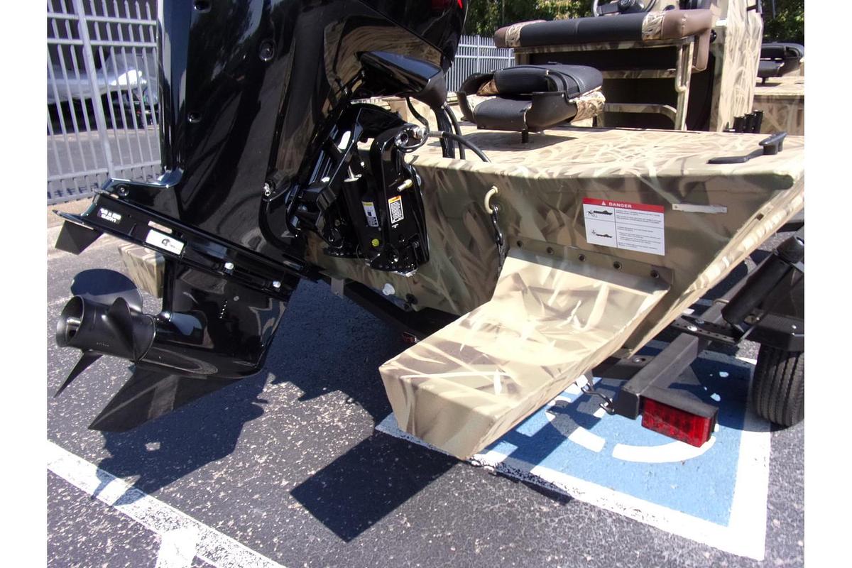 2025 Crestliner 1860 Retriever CC