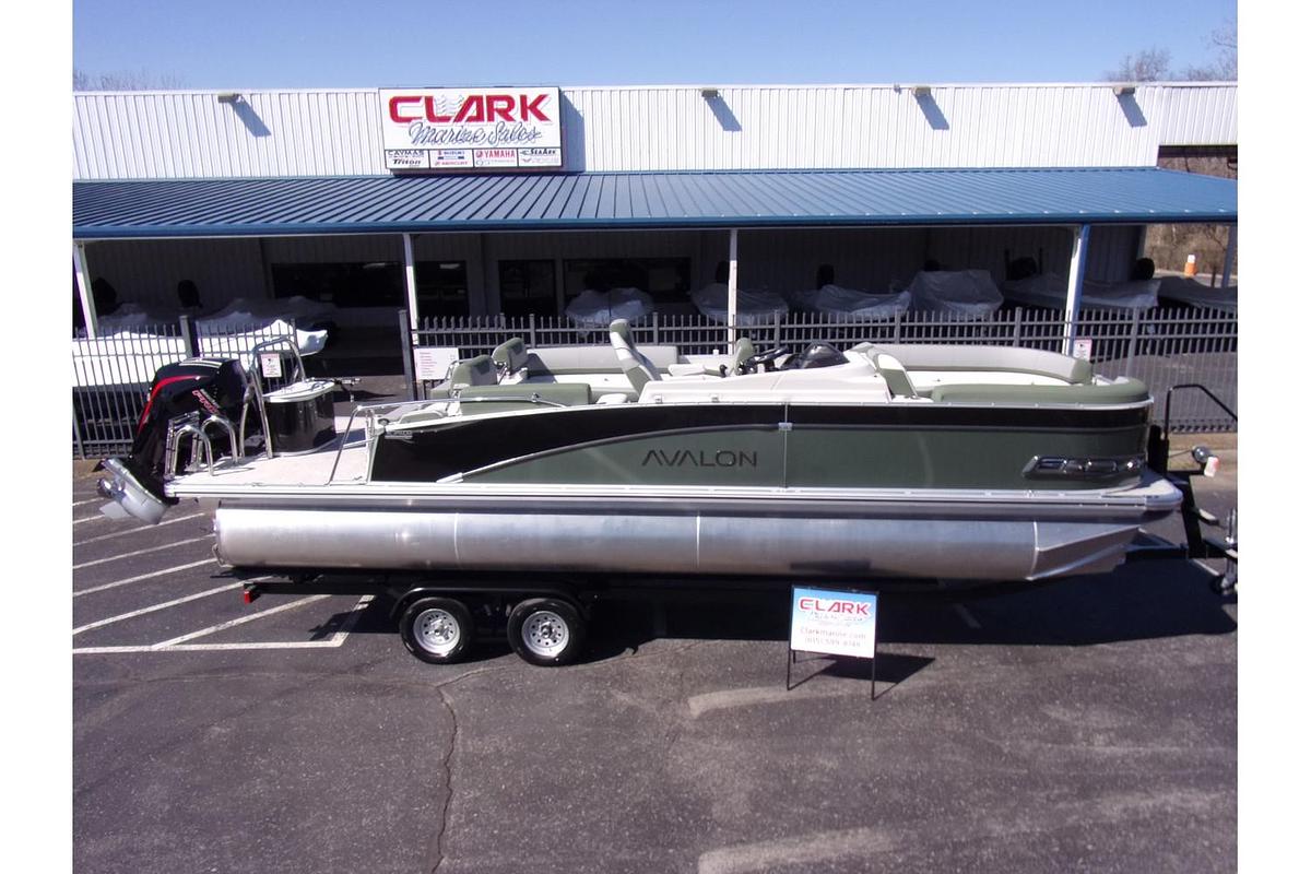 2025 Avalon Catalina 23' Quad Lounger Shift triple log with a Mercury 250 Pro XS