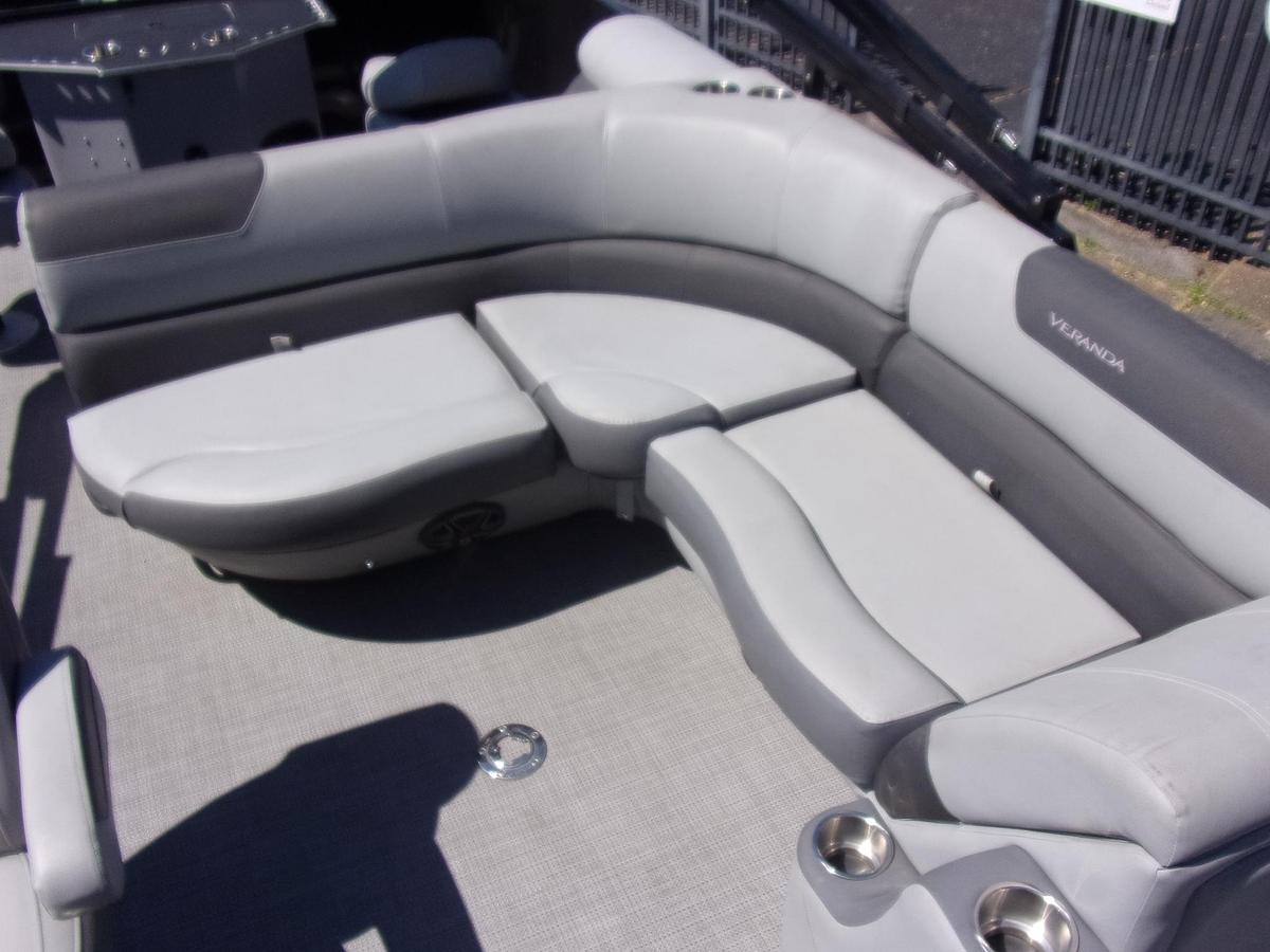 Used 2024 Veranda VF22F4 triple log with Yamaha F 150 LC and trailer