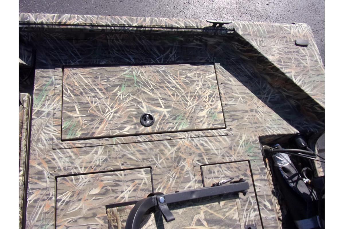 2025 SeaArk Phantom 20 XV Side Console