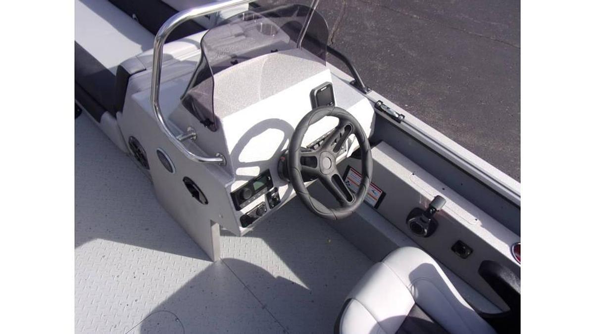 2026 SeaArk Big Easy with a Suzuki DF 250 SS