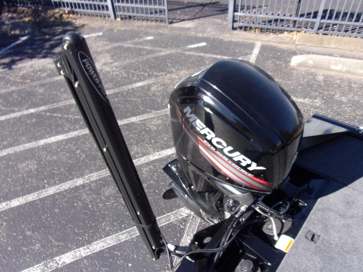 Used 2017 Tracker 175 TXW with Mercury 75 4-stroke, brand new carpet, Garmin 93 SV and Power Pole