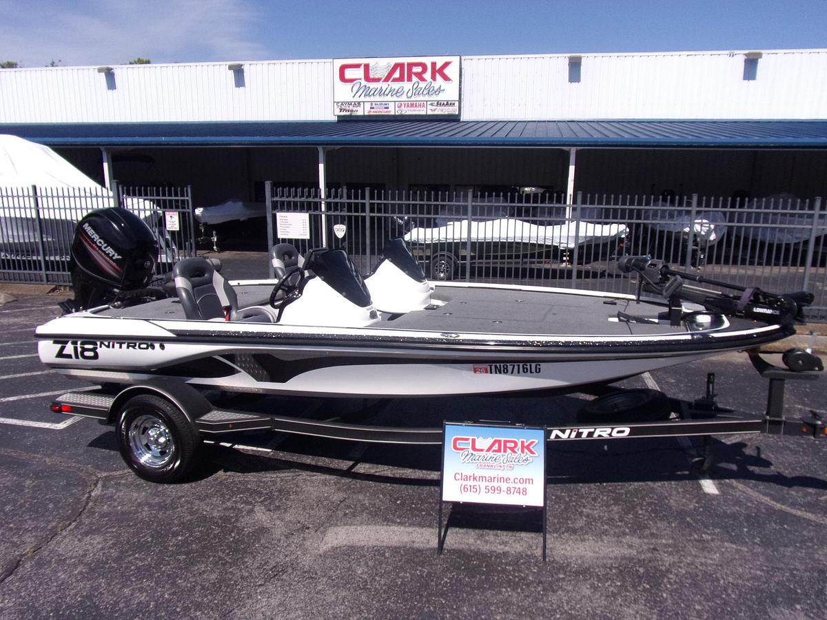 Used 2017 Nitro Z 18 DUAL CONSOLE with low hour MERCURY 150 4-stroke