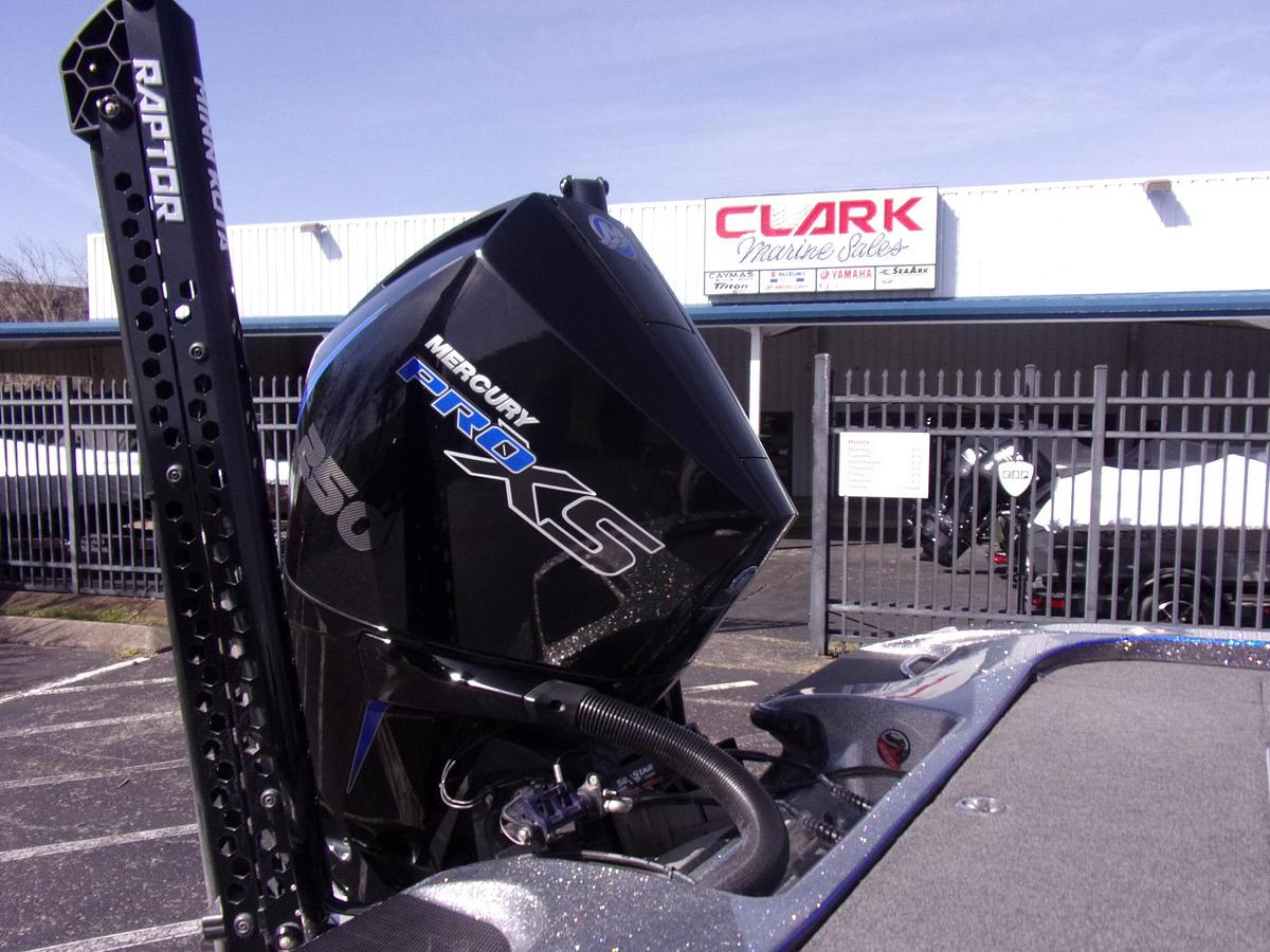 Used 2022 Caymas CX 2o Pro with Mercury 250 L Pro XS