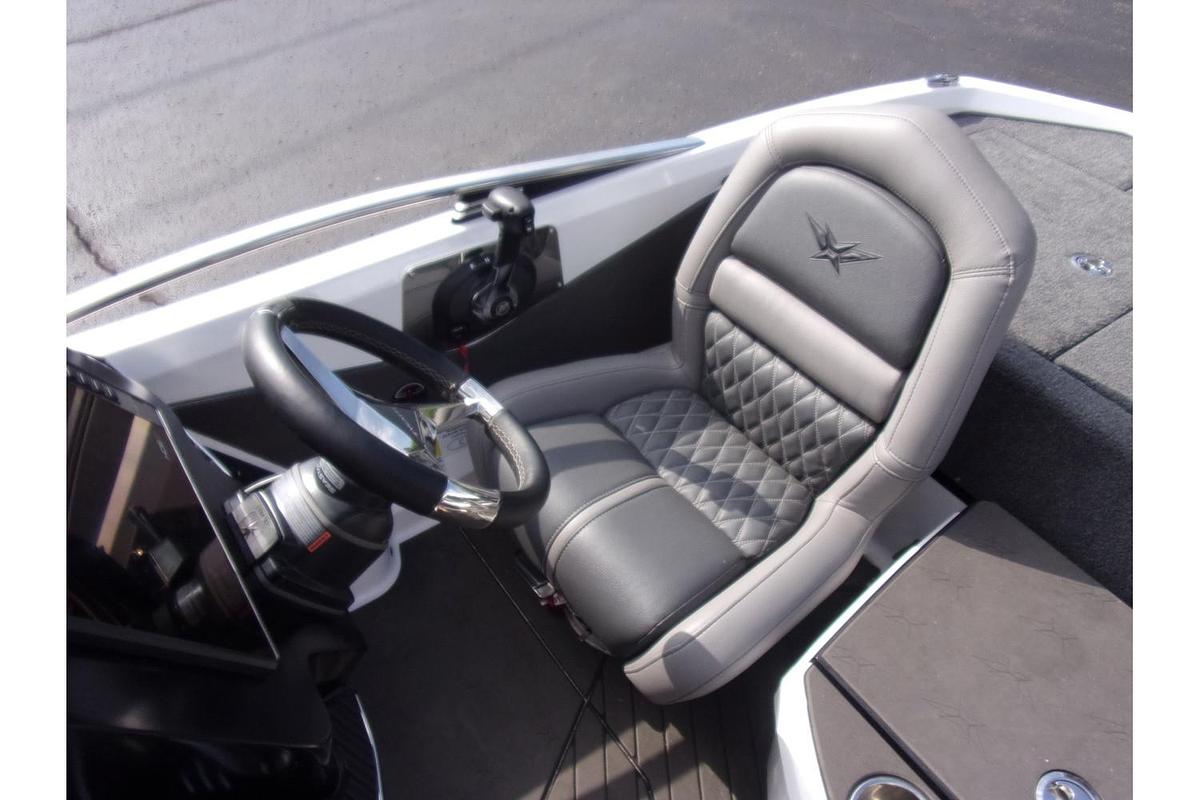 2020 Vexus Vexus VX20 with only 30 HOURS!