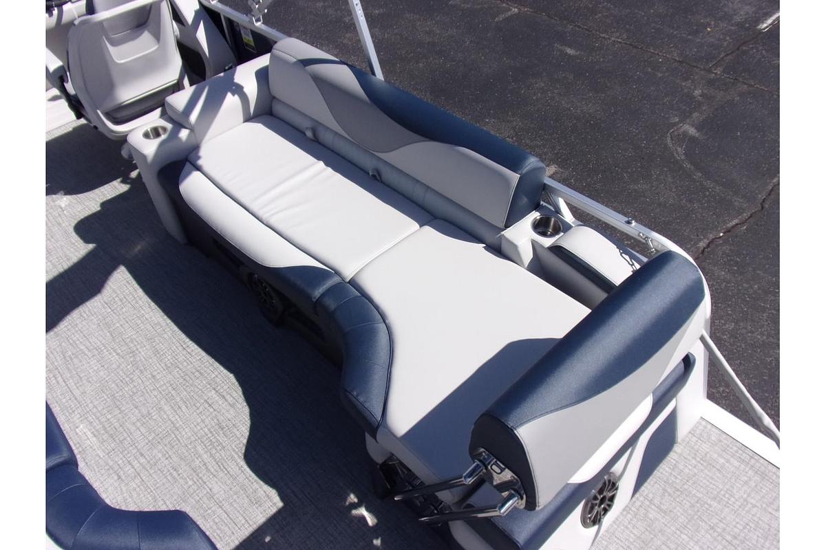 2025 Avalon 25 LSZ Quad Lounger Shift triple log with Mercury 250 Pro XS 4-stroke