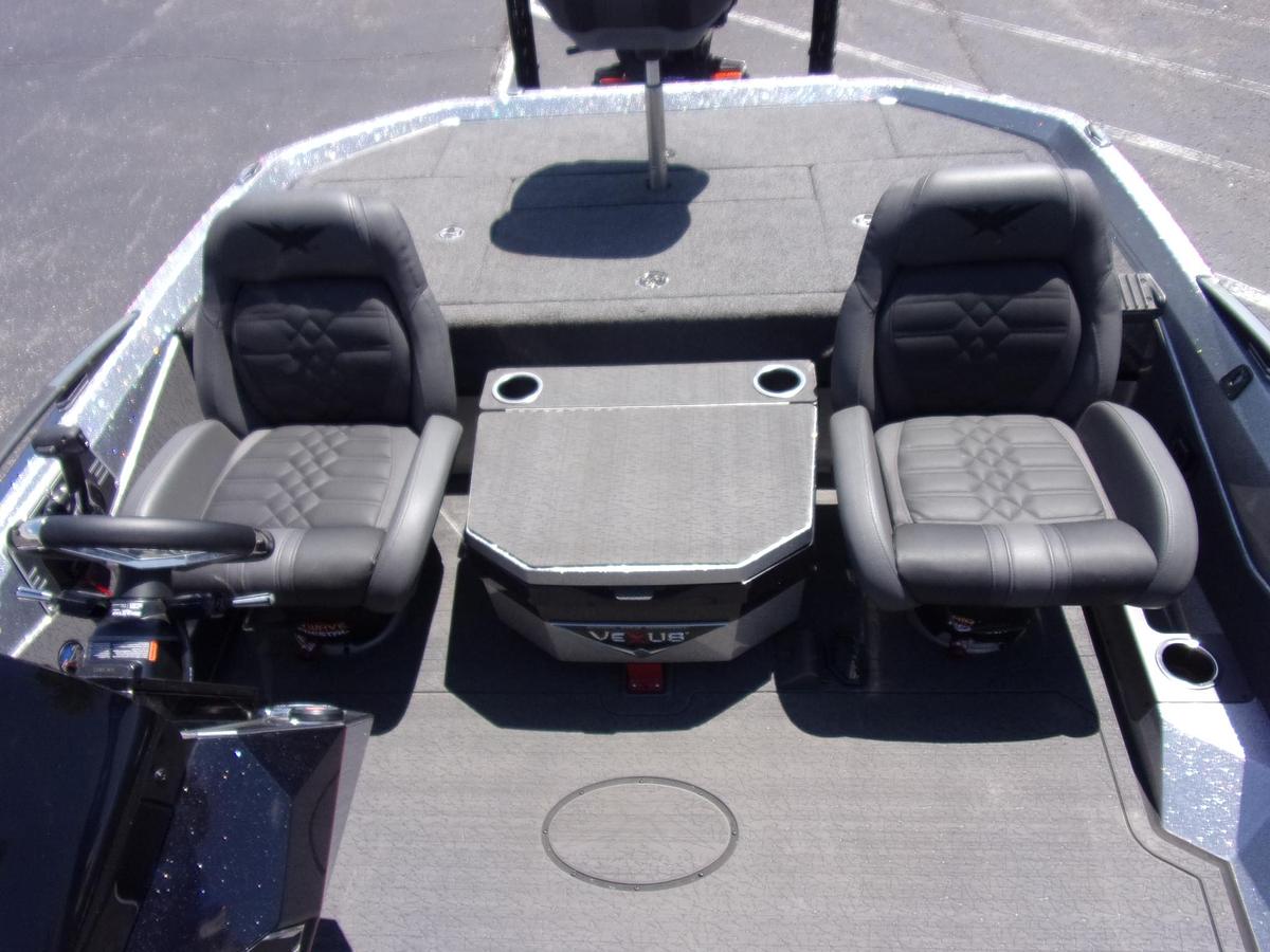 DEMO 2025 Vexus VXs20 with Mercury 250 L Pro XS with new warranty