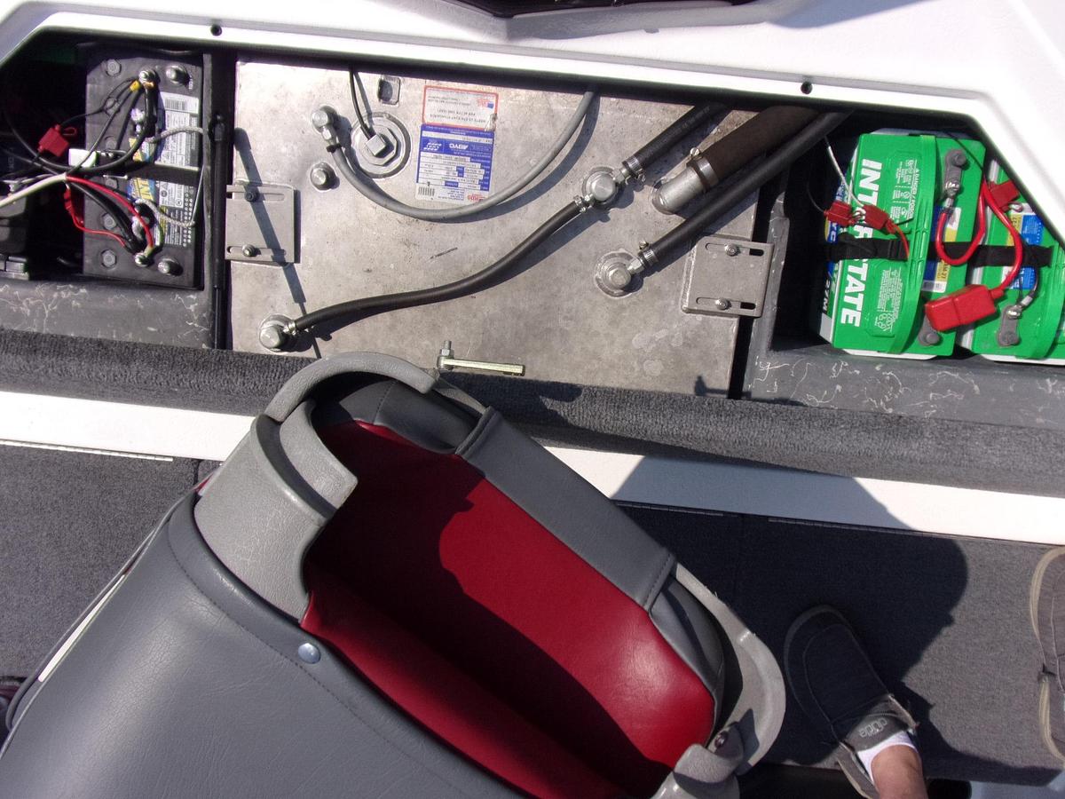 Used 2017 Bullet 20 XRD - with Spot Lock, turret pole, 3 units, Livescope and more