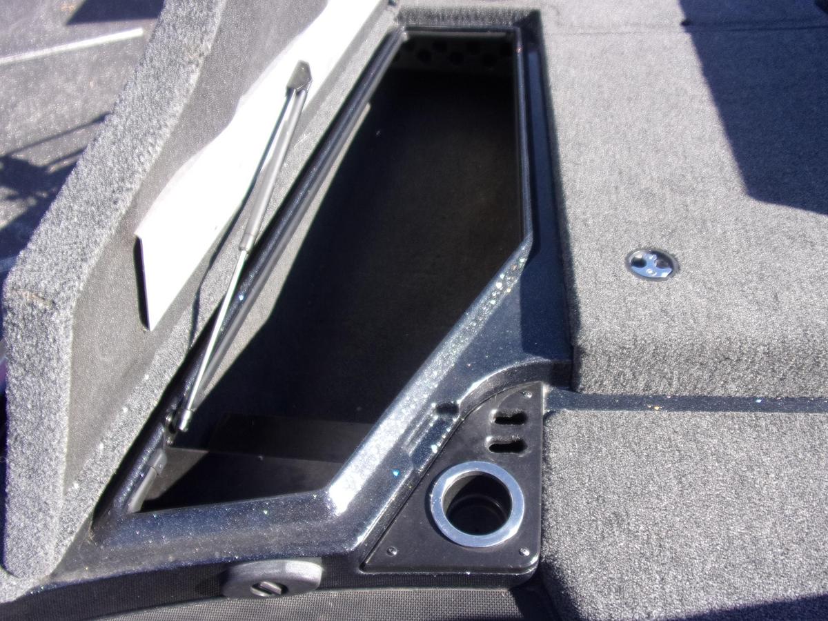 Used 2019 Nitro Z 19 with 200 4-stroke, Spot Lock, 10' Blades, 3 H'Bird units