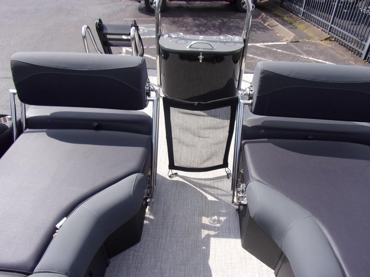 2026 Avalon 23 LSZ Quad Lounger Shift triple log with Suzuki DF 250 SS 4-stroke