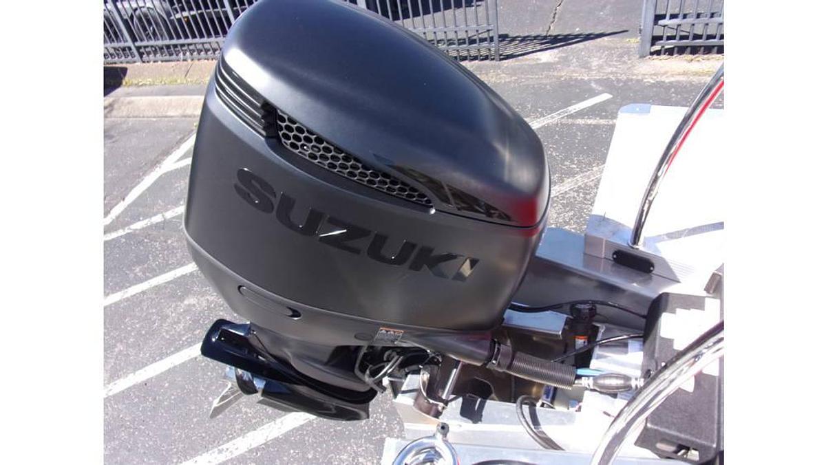 2025 Avalon 23' LSZ Quad Lounger triple log with Suzuki DF 250