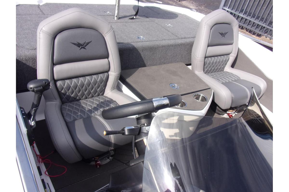 2020 Vexus Vexus VX20 with only 30 HOURS!