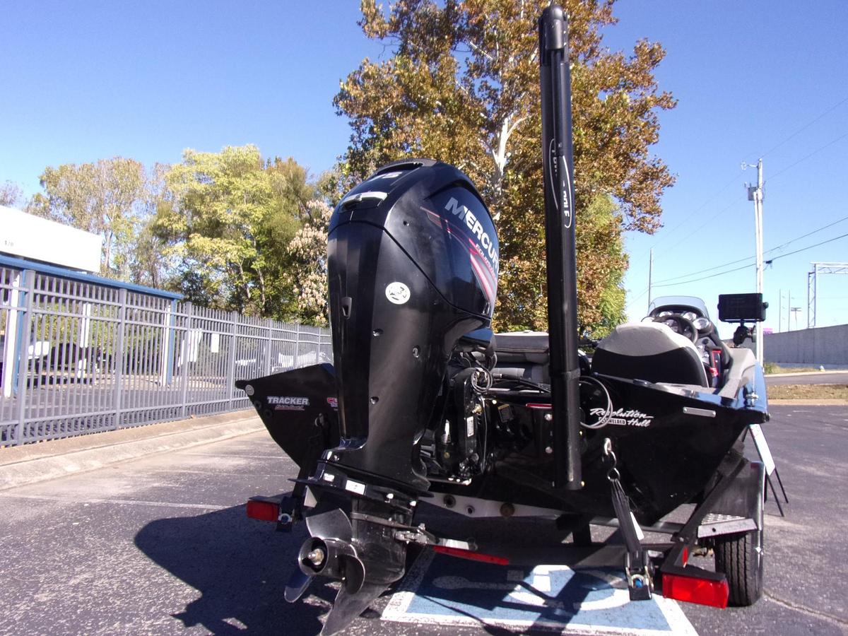 Used 2017 Tracker 175 TXW with Mercury 75 4-stroke, brand new carpet, Garmin 93 SV and Power Pole