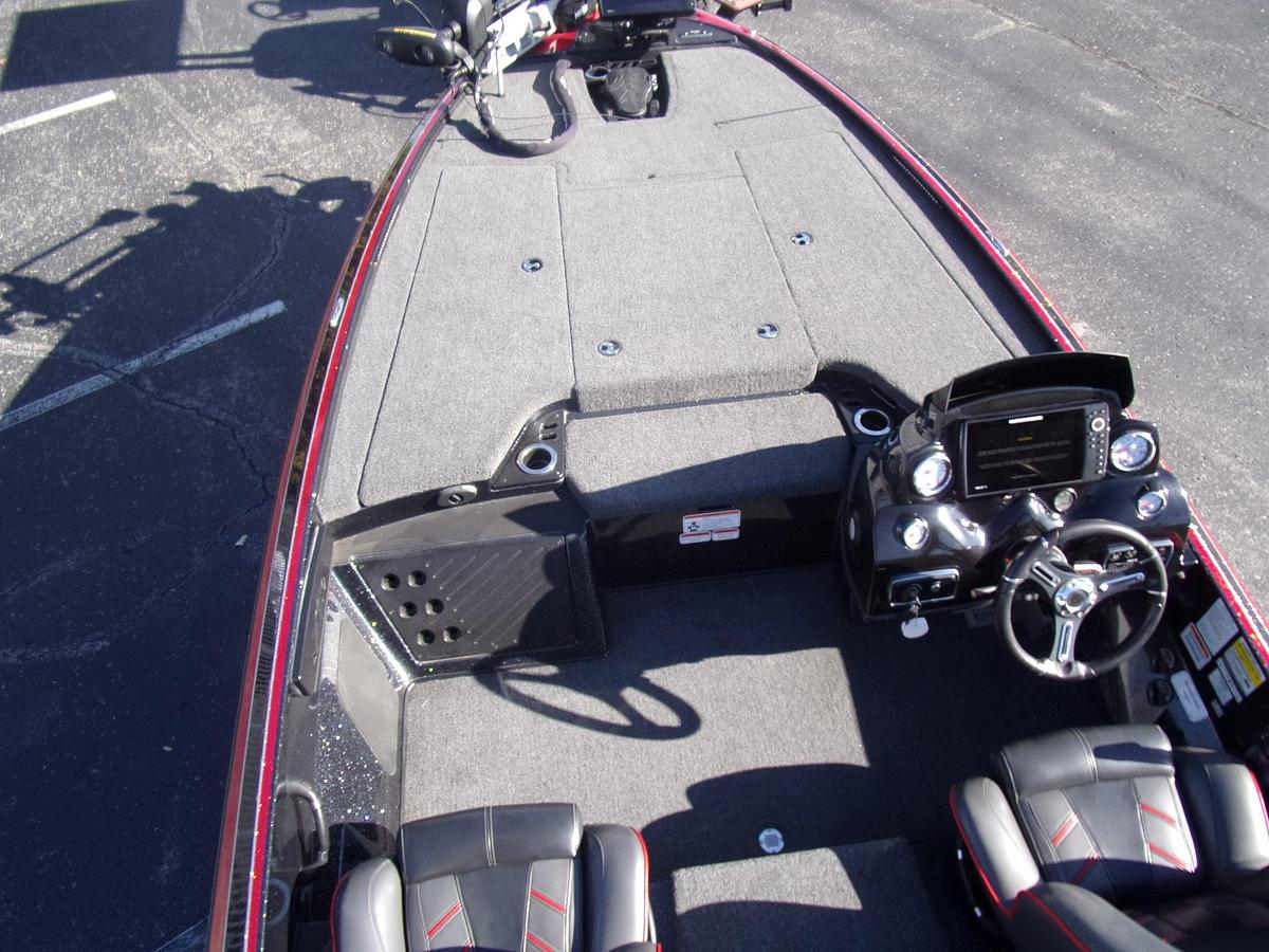 Used 2019 Nitro Z 19 with 200 4-stroke, Spot Lock, 10' Blades, 3 H'Bird units