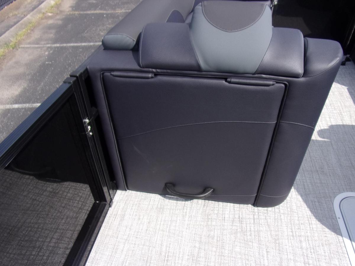 2026 Avalon 23 LSZ Quad Lounger Shift triple log with Suzuki DF 250 SS 4-stroke