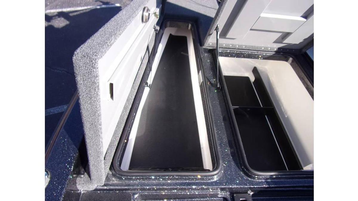 Caymas NEW 2023 CX 19 with a Mercury 225 Pro XS