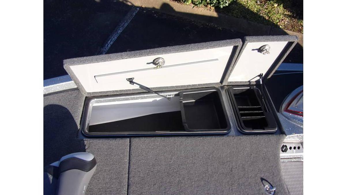 Used 2022 Caymas CX 21