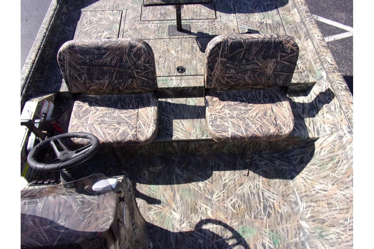 2025 SeaArk Phantom 20 XV Side Console