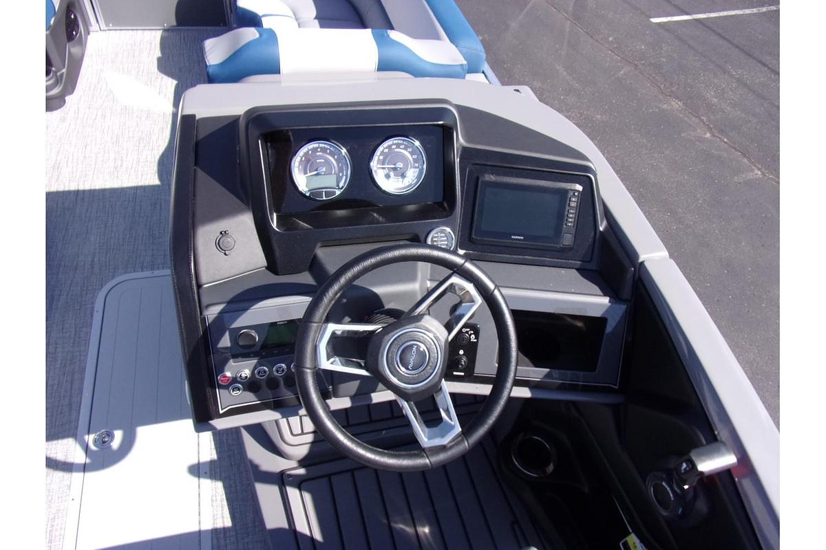 2025 Avalon Catalina 23' Quad Lounger triple log with Suzuki 250