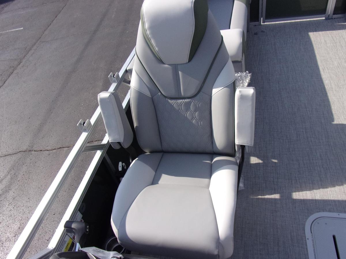 2026 Avalon Venture 85 Quad triple log with trailer