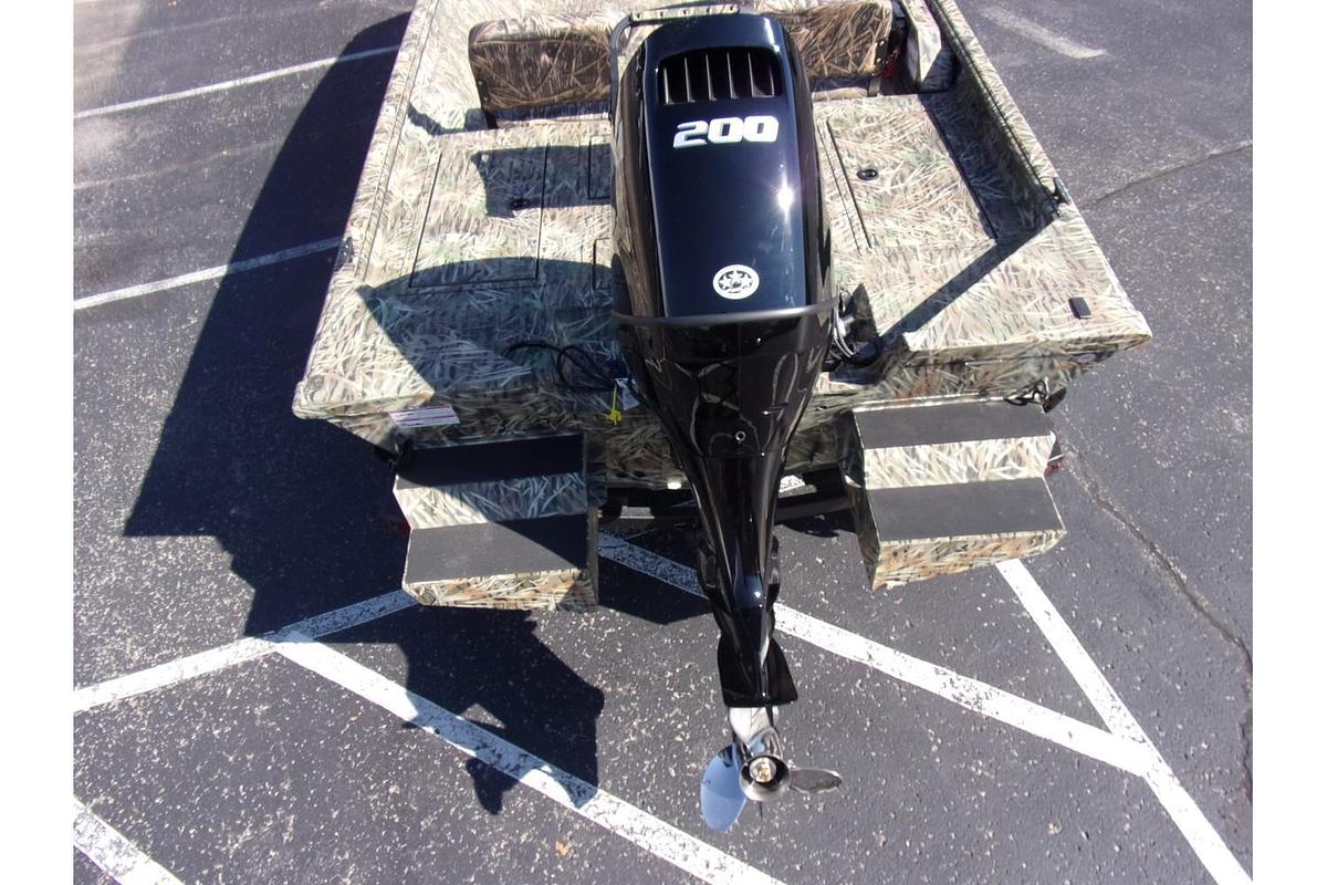 2025 SeaArk Phantom 20 XV Side Console