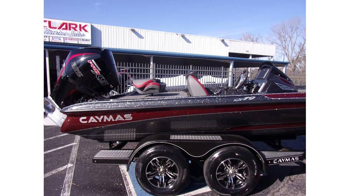 Caymas NEW 2023 CX 19 with a Mercury 225 Pro XS