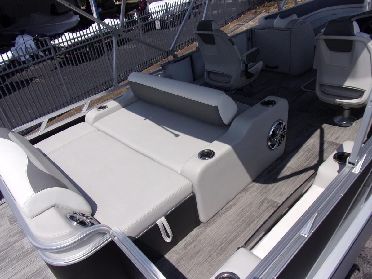 New 2024 Avalon LSZ 2585 VRL with Suzuki DF 250