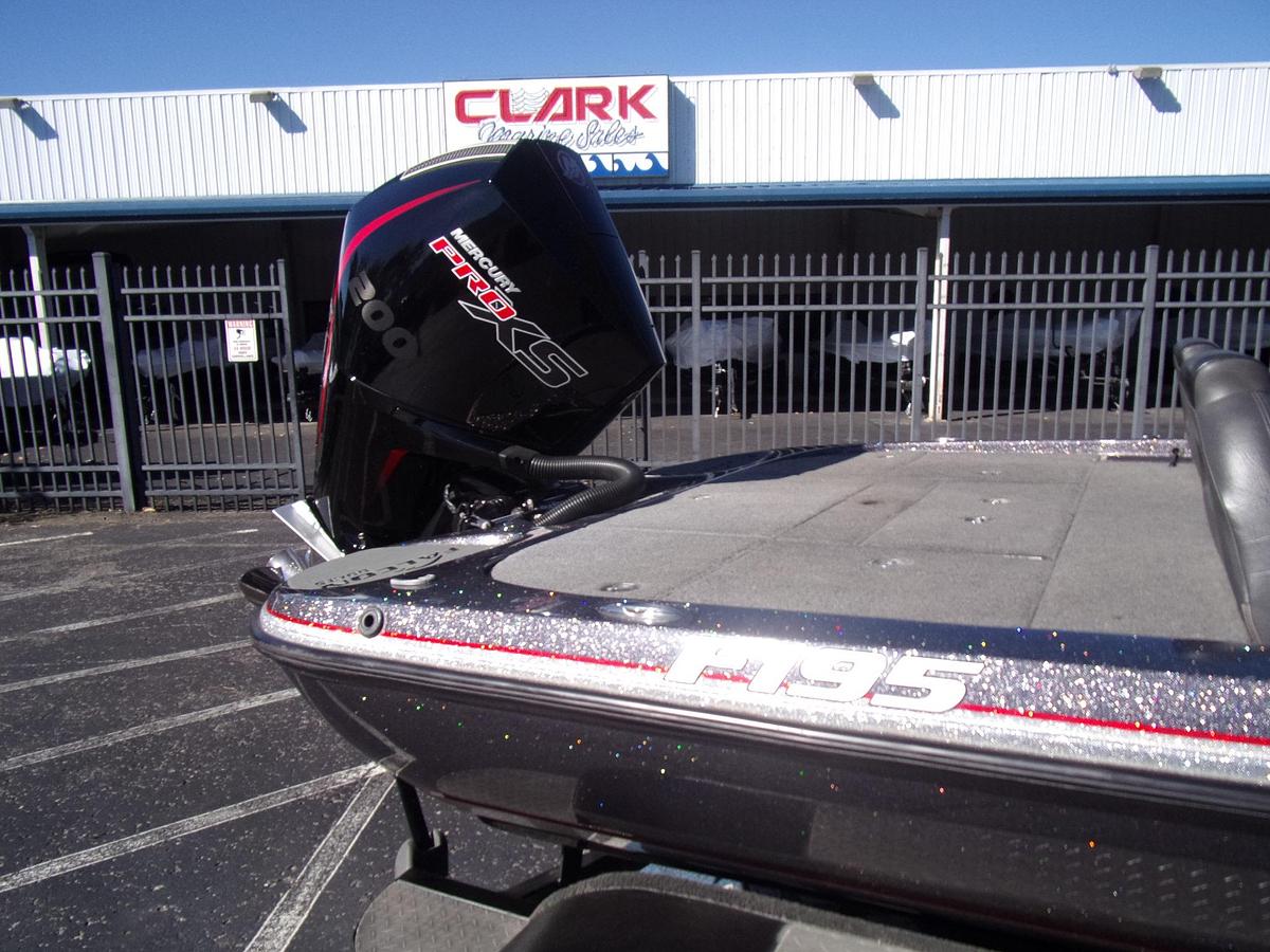 Used 2019 Falcon F 195 with 2024 Mercury 200 Pro XS w/27 hours and Platinum warranty until 2030