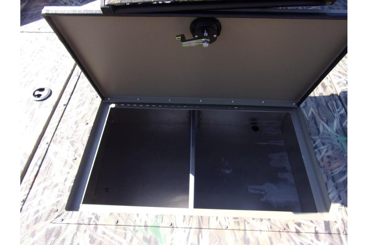 2025 SeaArk Phantom 20 XV Side Console